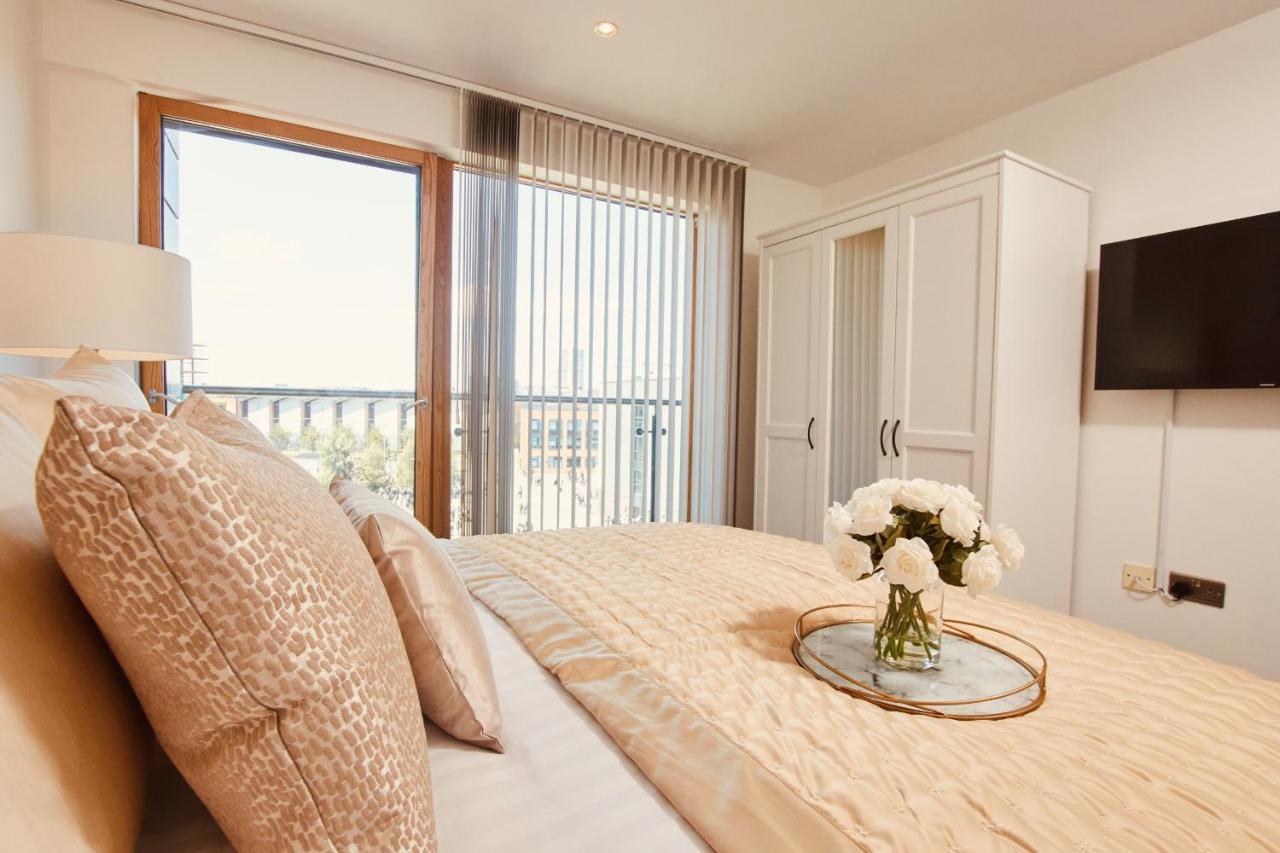 King Deluxe City Apt Large Space& Free Parking! No Balcony Лідс Екстер'єр фото
