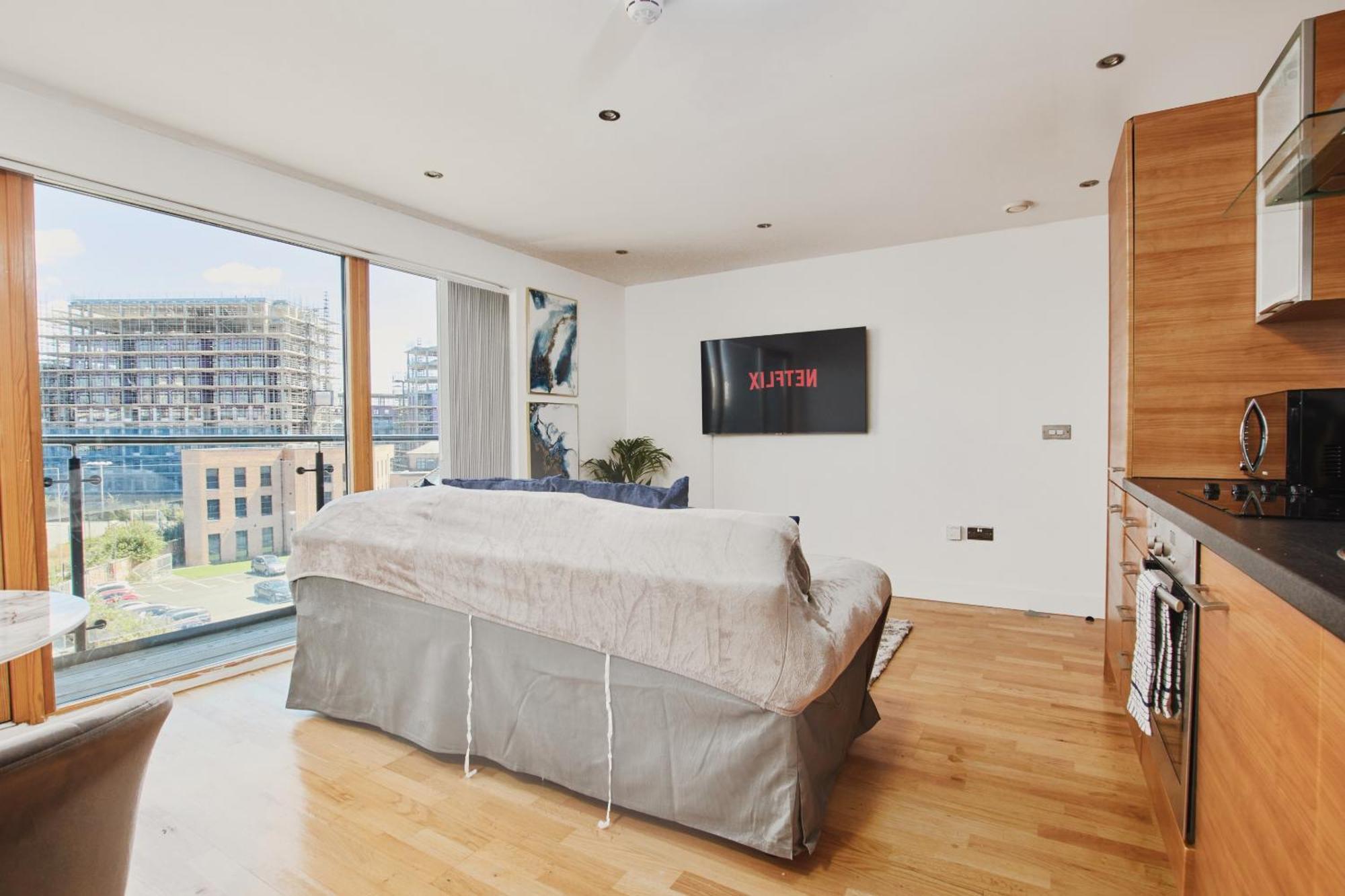King Deluxe City Apt Large Space& Free Parking! No Balcony Лідс Екстер'єр фото